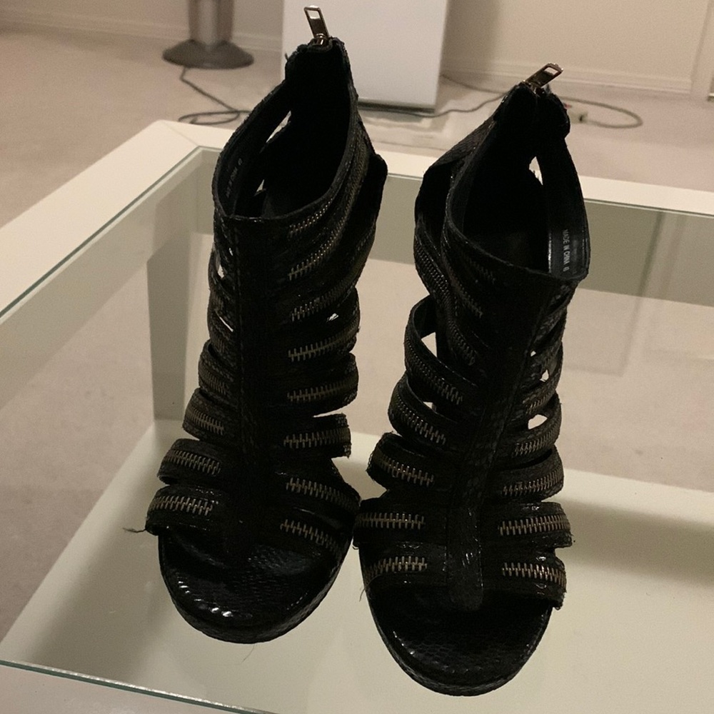Shoe
